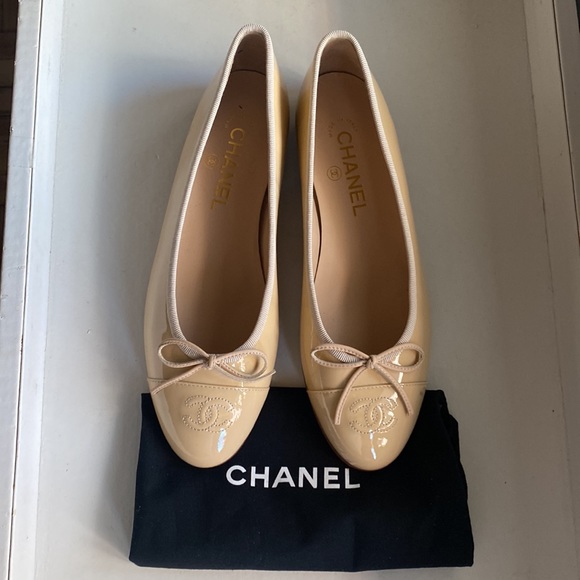 Chanel Nude Patent Leather Ballet flats - Picture 2 of 15